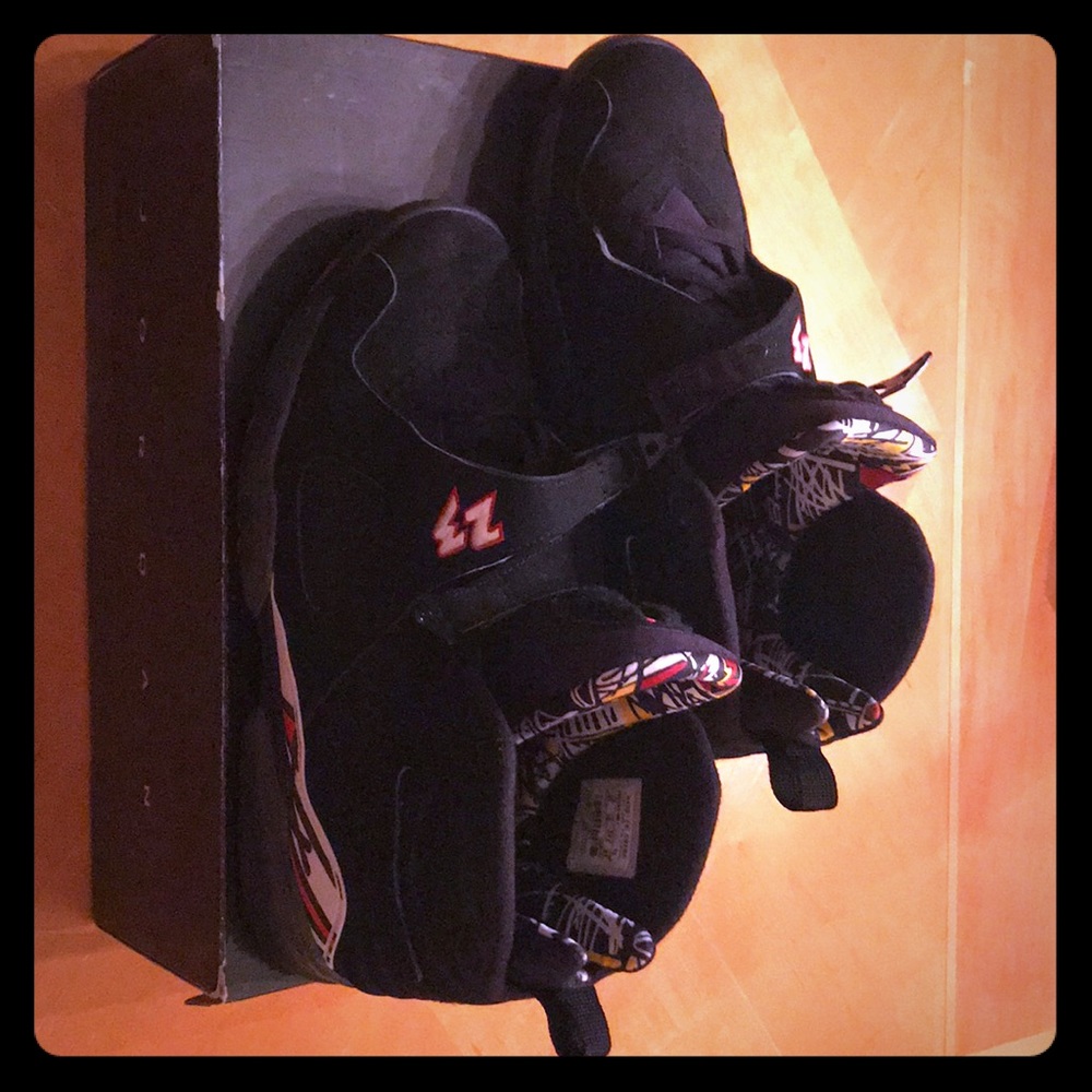 Air Jordan 8 Retro Sneakers